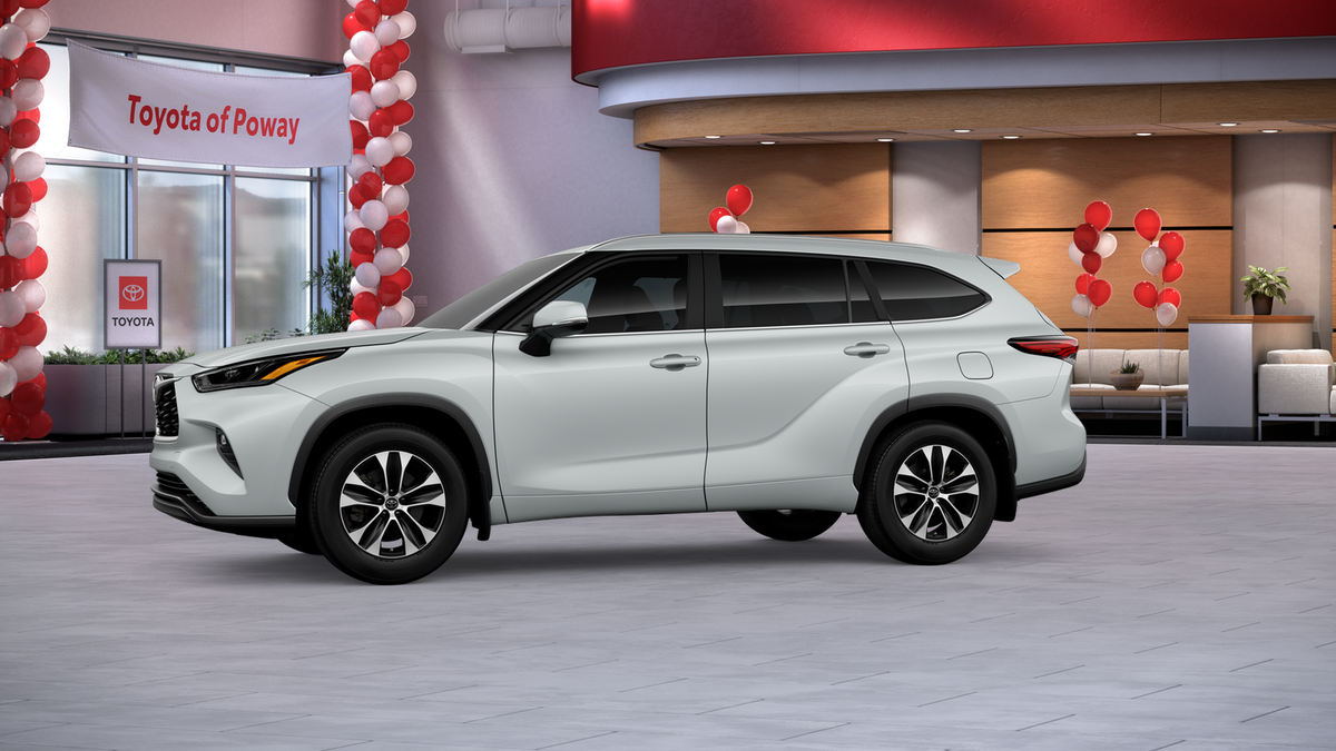 New 2026 Wind Chill Pearl <sup>1</sup> Toyota  XLE image 38