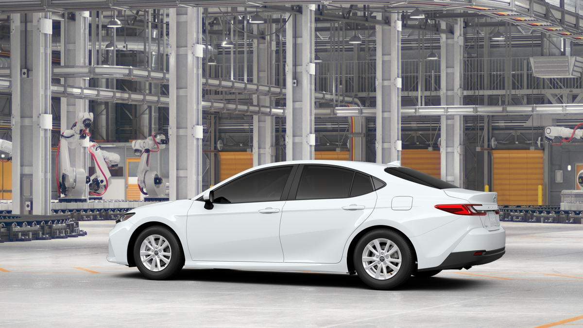 2025 Toyota Camry LE photo 5