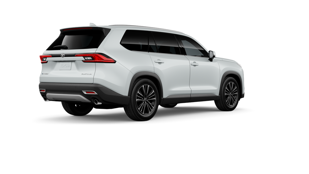 New 2026 Wind Chill Pearl <sup>1</sup> Toyota  MAX Platinum image 12