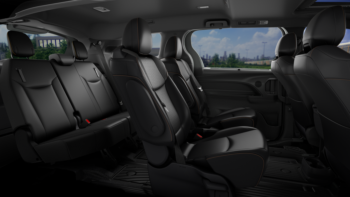2025 Toyota Sienna XSE photo 21