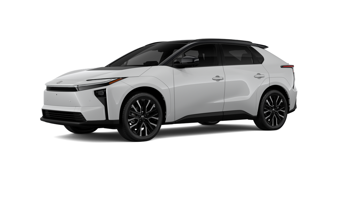 New 2027 Wind Chill Pearl with Midnight Black Metallic roof <sup>1</sup> Toyota  Limited image 17