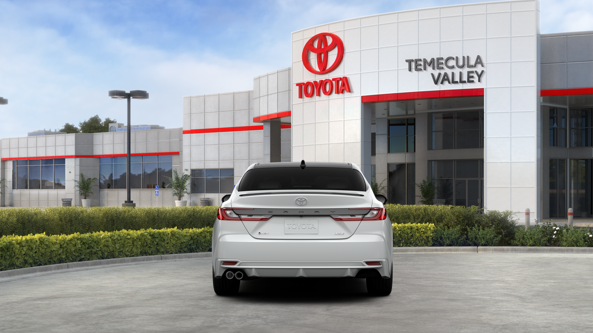 New 2026 Wind Chill Pearl with Midnight Black Metallic roof <sup>1</sup> Toyota  XSE image 10
