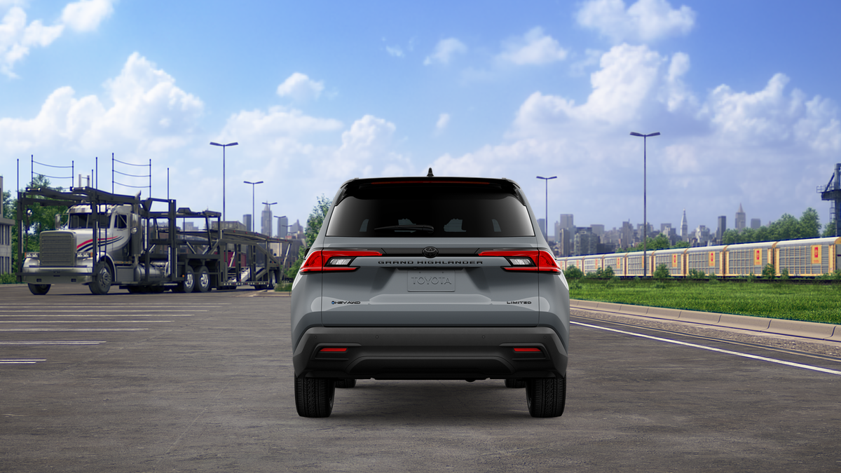 2026 Toyota Highlander Hybrid photo 10