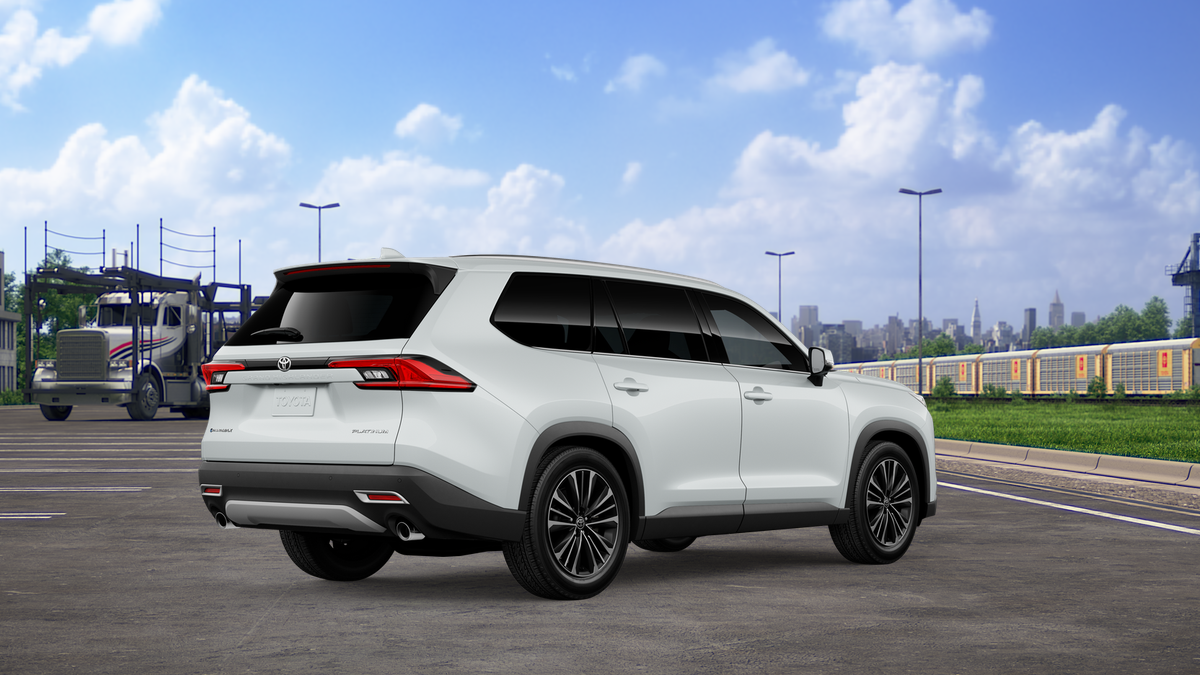 2026 Toyota Highlander Hybrid Platinum photo 11
