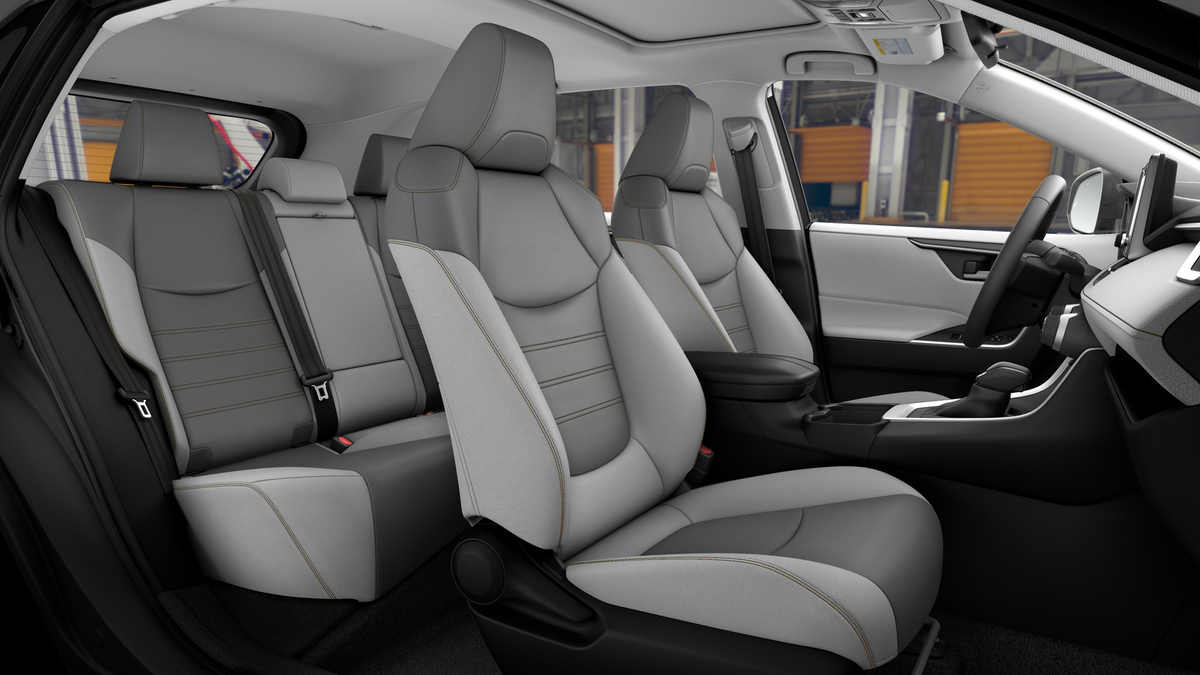 2025 Toyota RAV4 XLE Premium photo 18