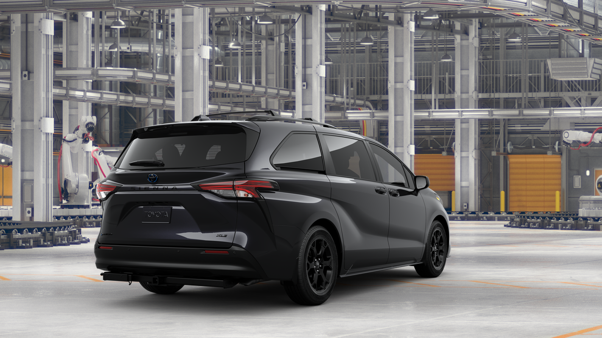 2025 Toyota Sienna Woodland Edition photo 11