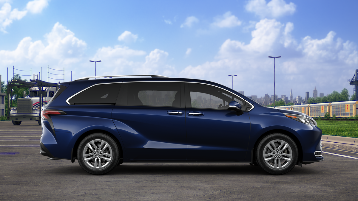 2025 Toyota Sienna Limited photo 12