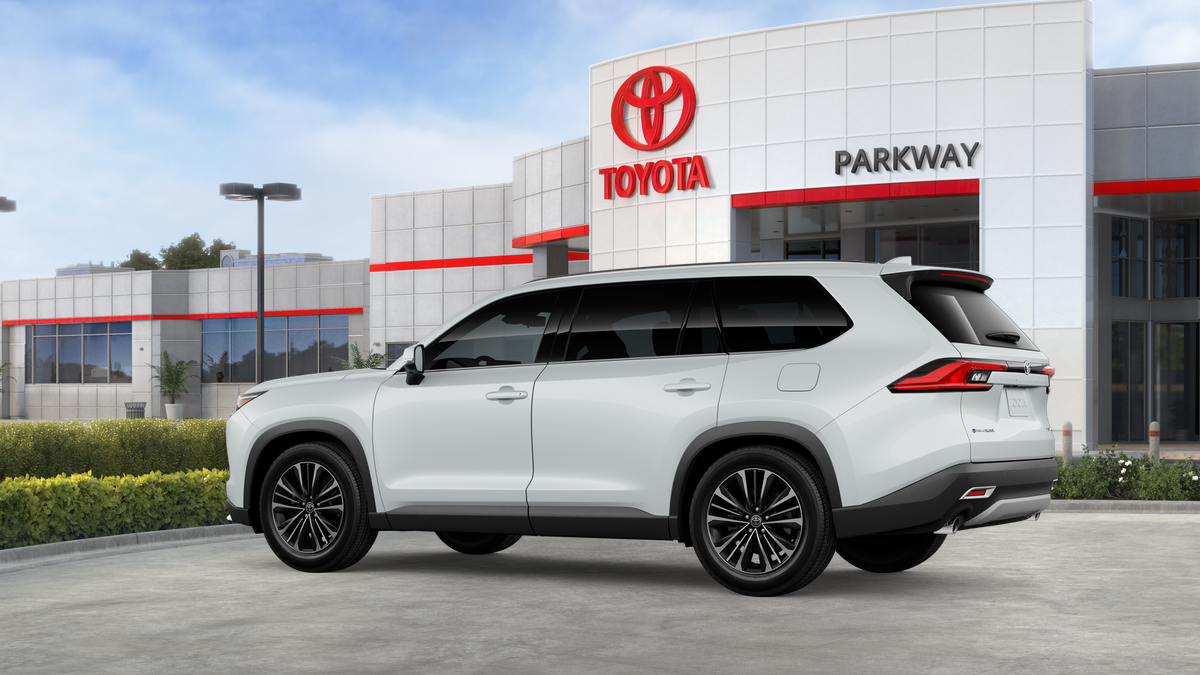 New 2026 Wind Chill Pearl <sup>1</sup> Toyota  MAX Platinum image 7
