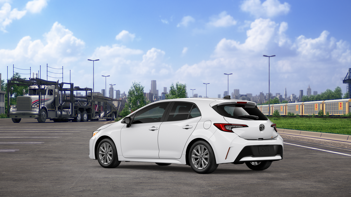 2026 Toyota Corolla SE photo 2