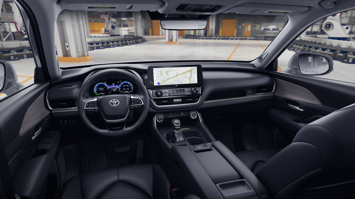 2026 Toyota Highlander Hybrid Limited photo 17