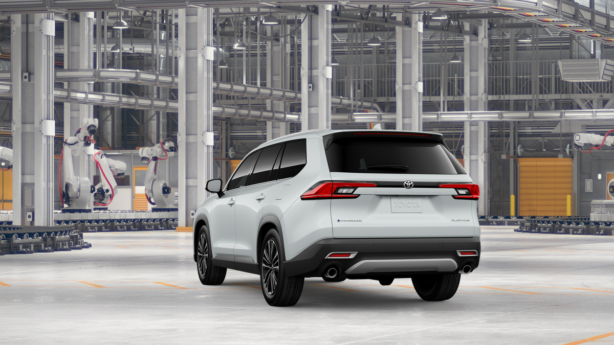 2026 Toyota Highlander Hybrid Platinum photo 6