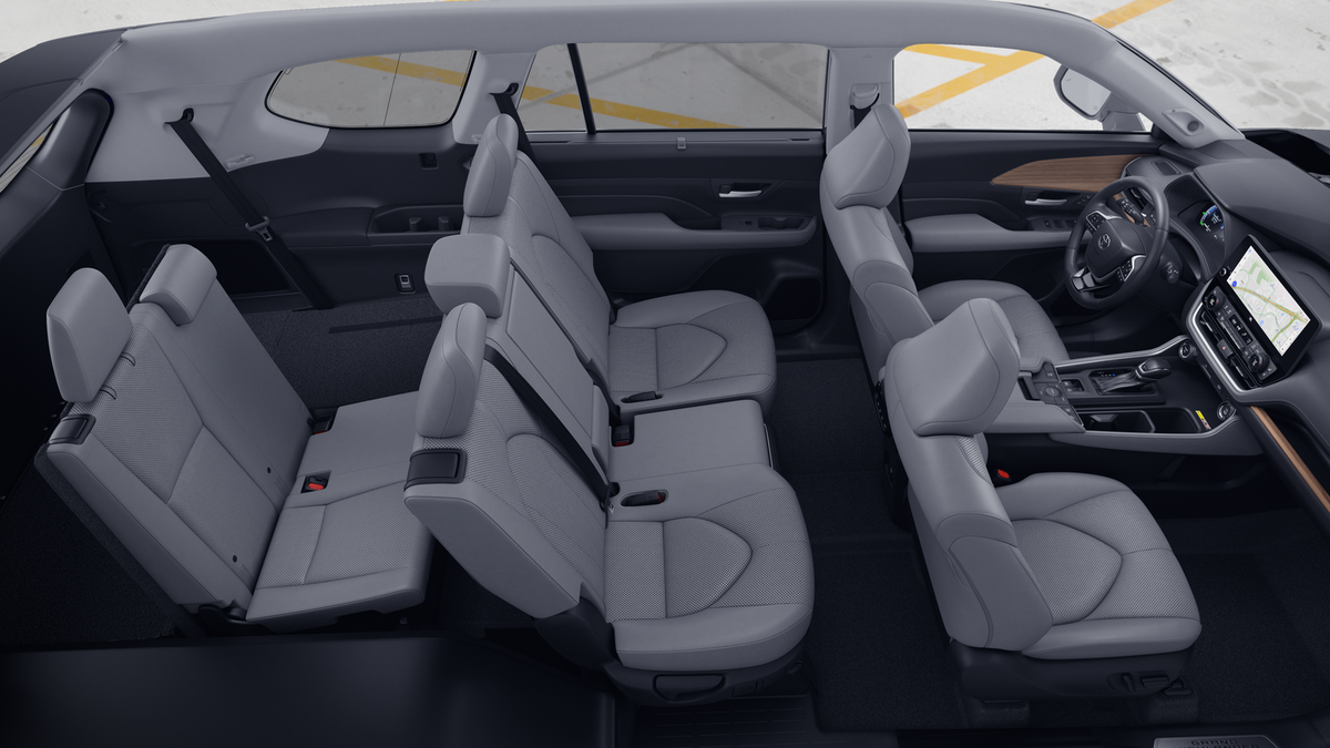 2026 Toyota Highlander Hybrid Limited photo 22