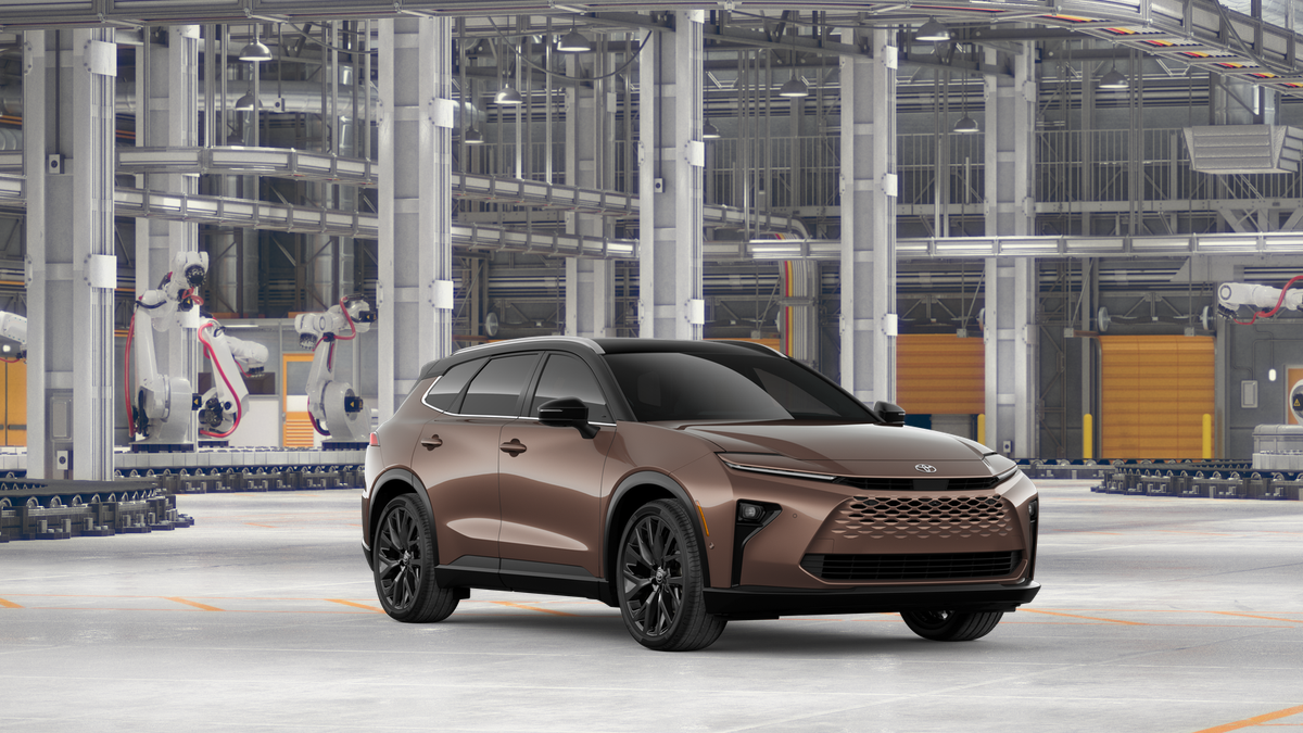 New Bronze Age with Black roof 2026 Toyota Crown Signia Limited