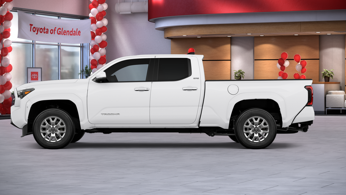 2025 Toyota Tacoma SR5 Double Cab photo 4