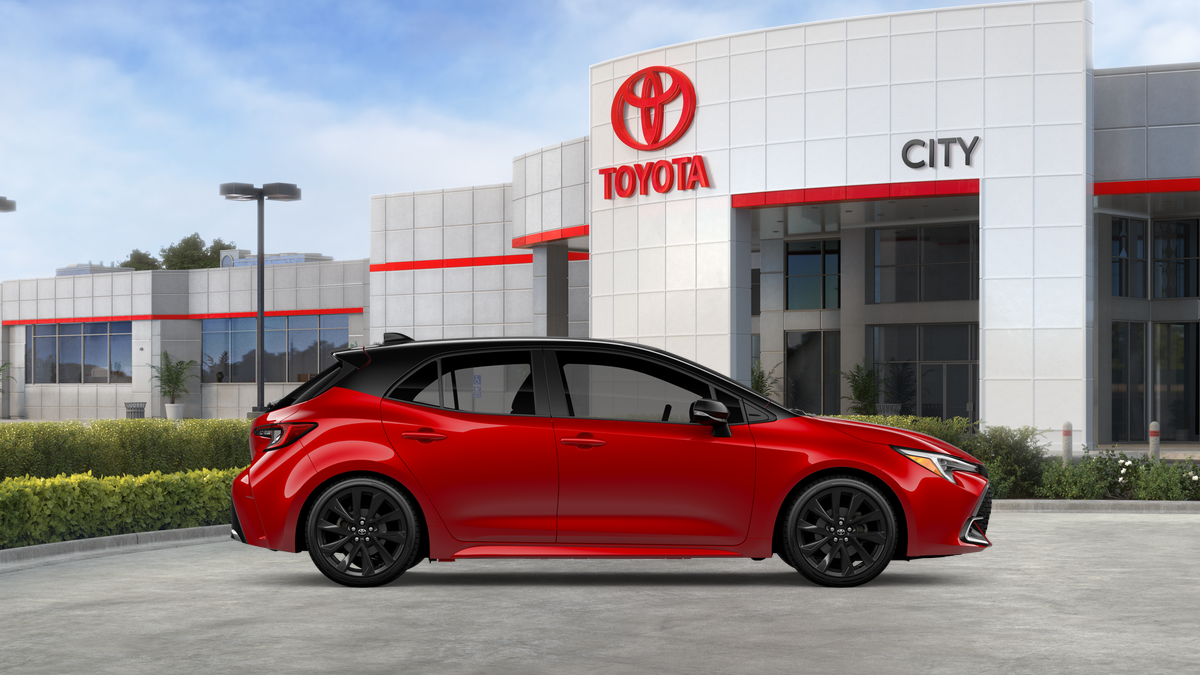 New 2027 Finish Line Red with Black roof <sup>1</sup> Toyota  XSE image 14
