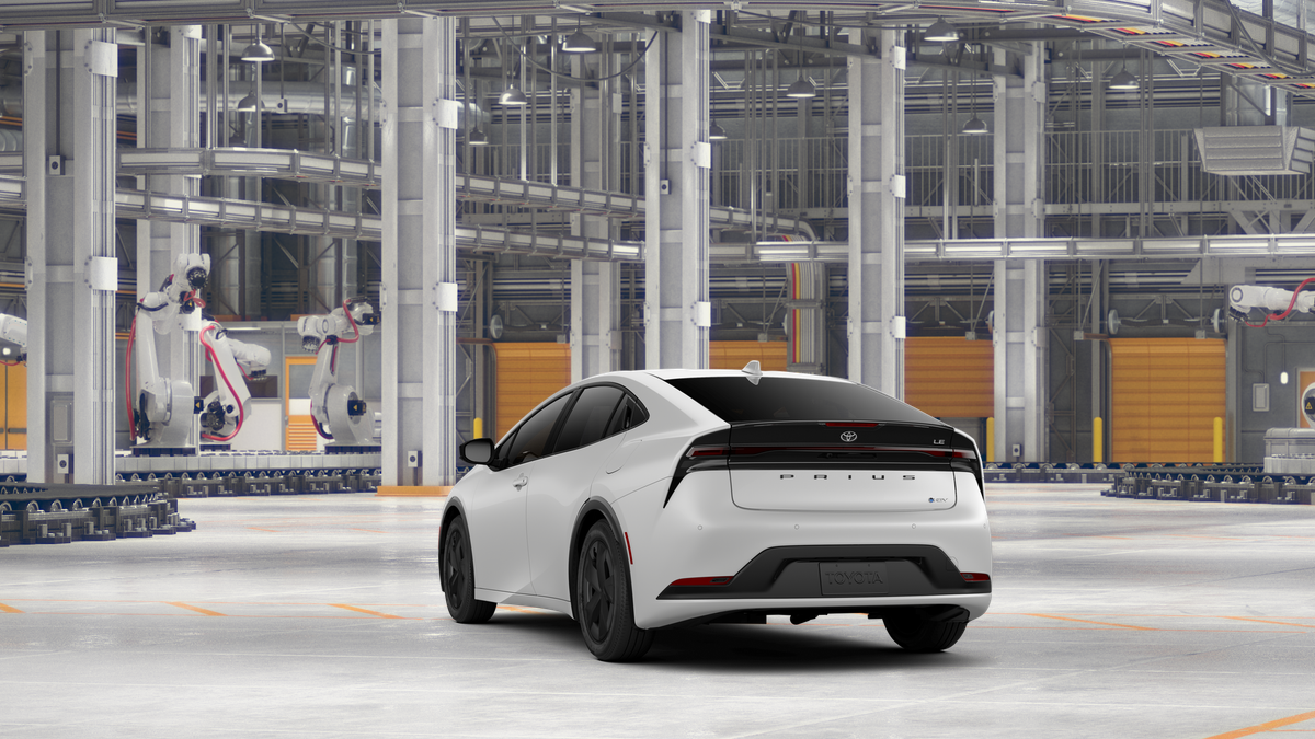 2026 Toyota Prius LE photo 7