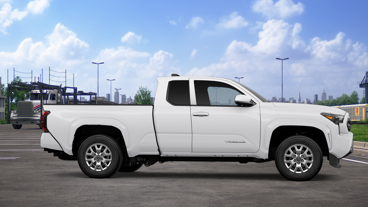 2026 Toyota Tacoma SR5 - Photo 15