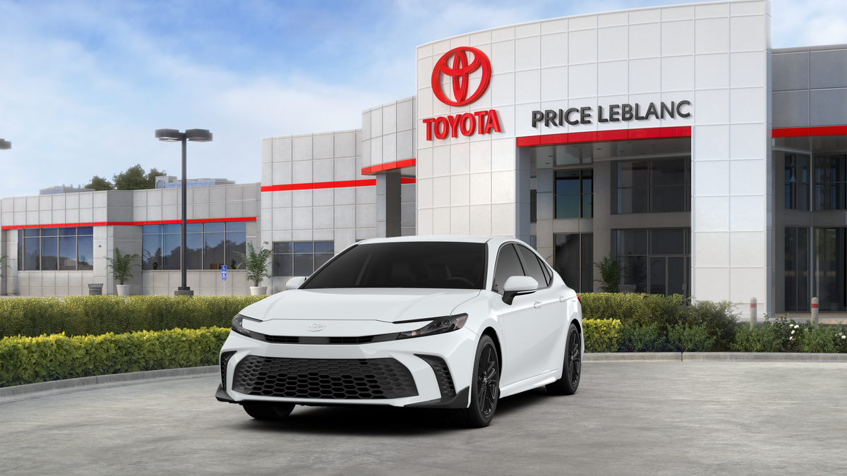 2026 Toyota Camry SE photo 17