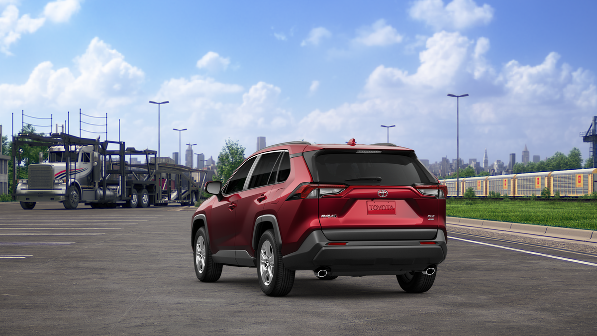 2025 Toyota RAV4 XLE photo 7