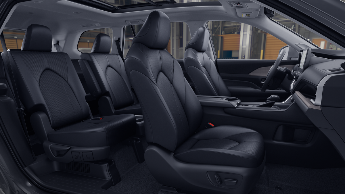 2026 Toyota Highlander Hybrid Limited photo 19