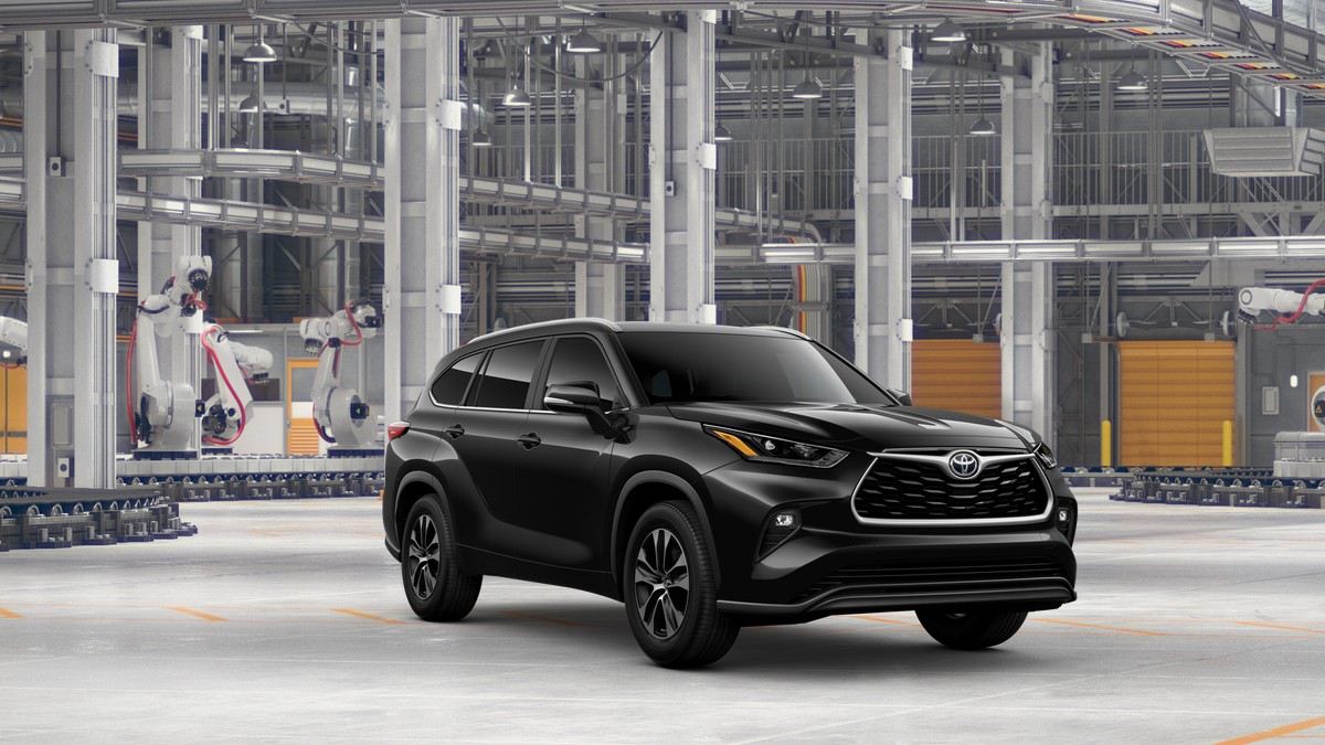 2025 Toyota Highlander XLE photo 16
