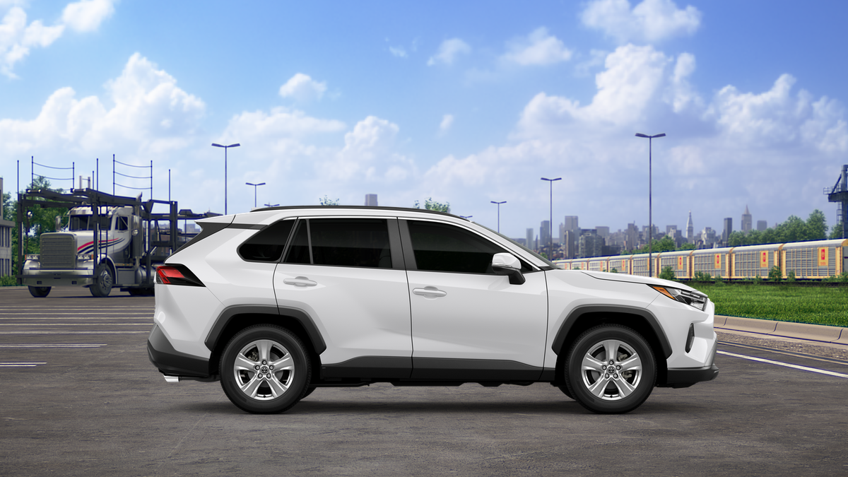 2025 Toyota RAV4 XLE photo 14