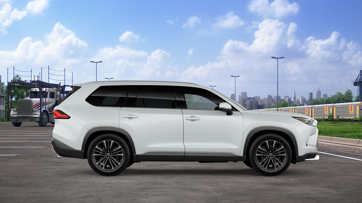 2026 Toyota Highlander Hybrid Platinum photo 13
