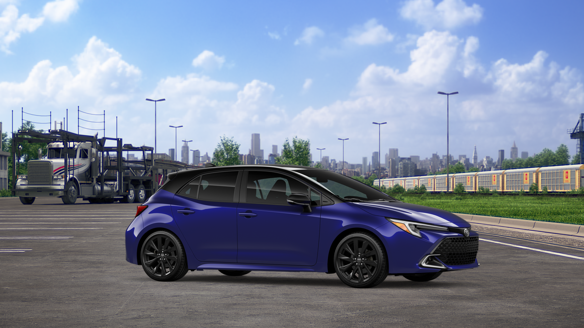 New 2026 Blue Crush Metallic with Midnight Black Metallic roof <sup>1</sup> Toyota  XSE image 15