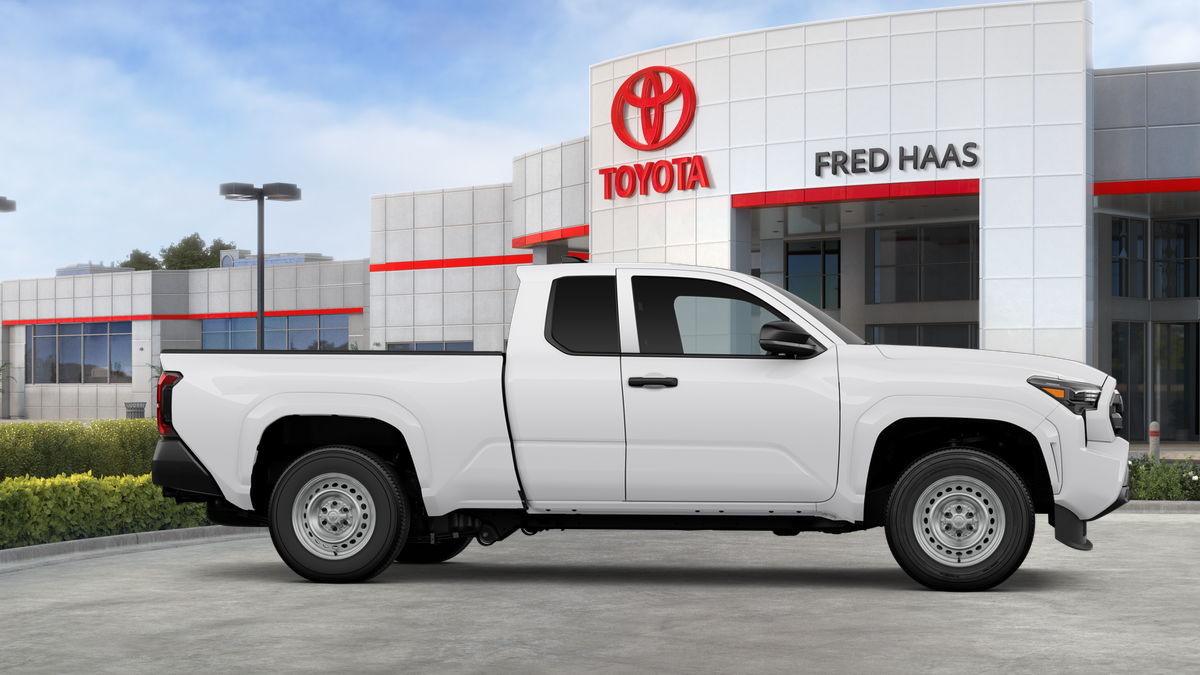 2025 Toyota Tacoma SR XtraCab photo 14