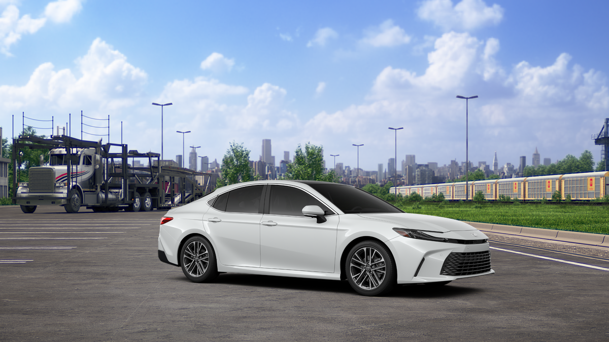 New 2027 Wind Chill Pearl <sup>1</sup> Toyota  XLE image 16