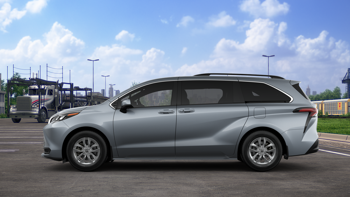 2025 Toyota Sienna LE photo 6
