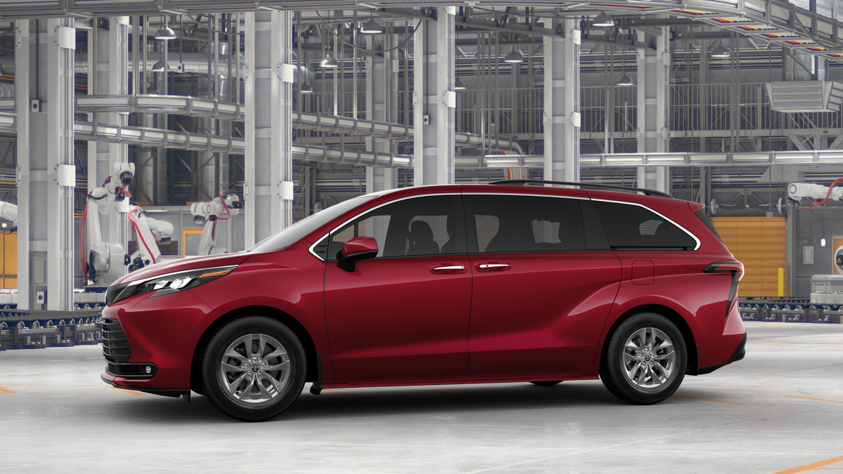 2025 Toyota Sienna XLE photo 5