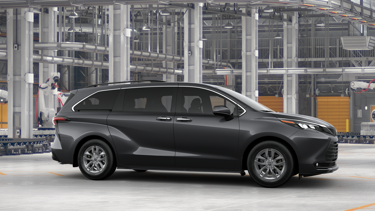 2025 Toyota Sienna XLE photo 15