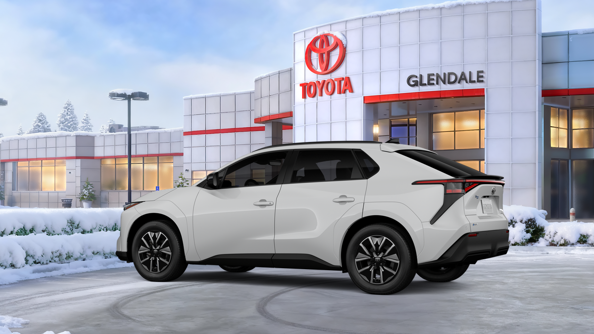 New 2027 Wind Chill Pearl <sup>1</sup> Toyota  XLE image 7