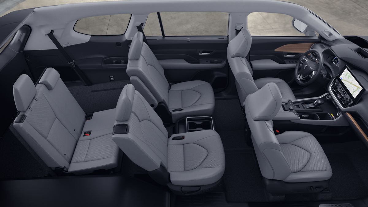 New 2026 Wind Chill Pearl <sup>1</sup> Toyota  Platinum image 4