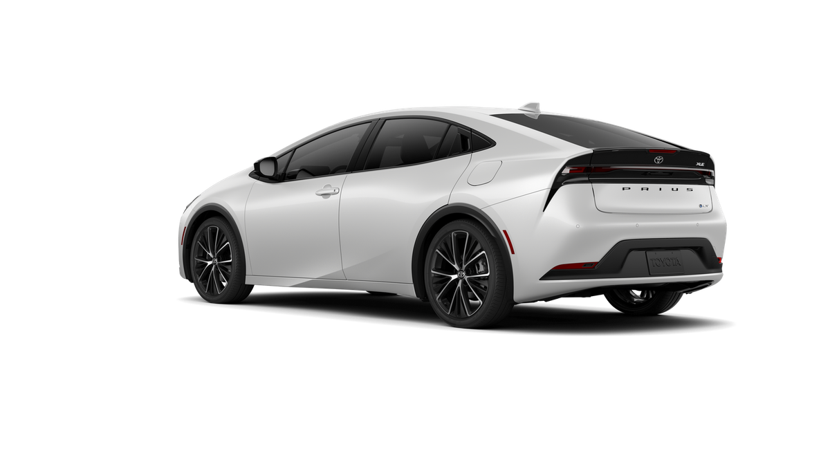 2026 Toyota Prius XLE photo 7