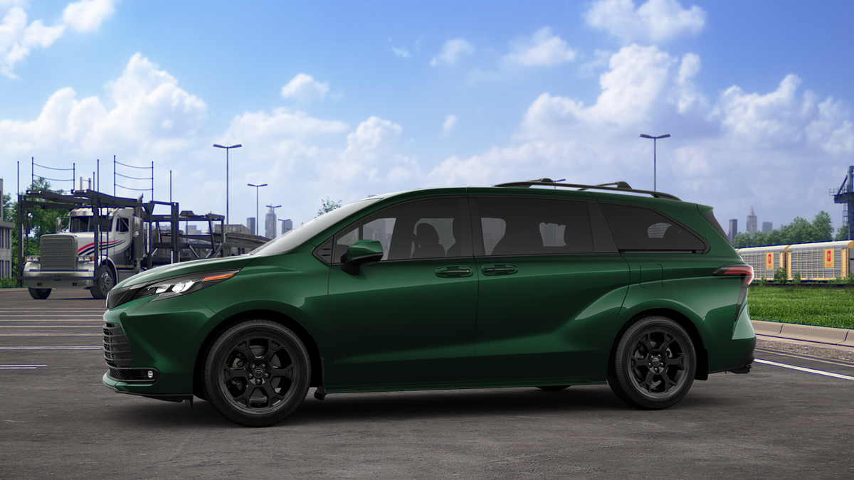 2025 Toyota Sienna Woodland Edition photo 3