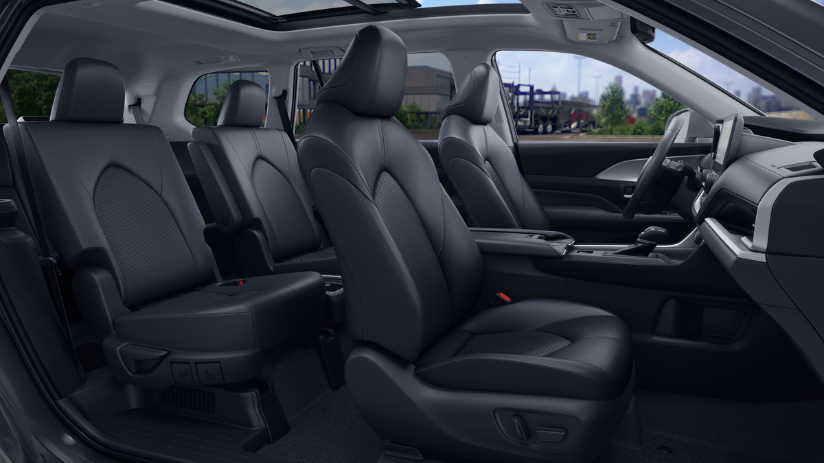 New 2026 Wind Chill Pearl <sup>1</sup> Toyota  XLE image 30
