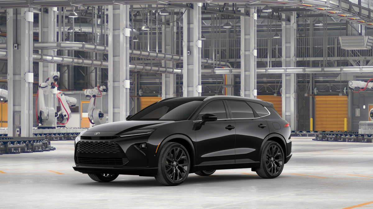 2025 Toyota Crown Signia Limited photo 3