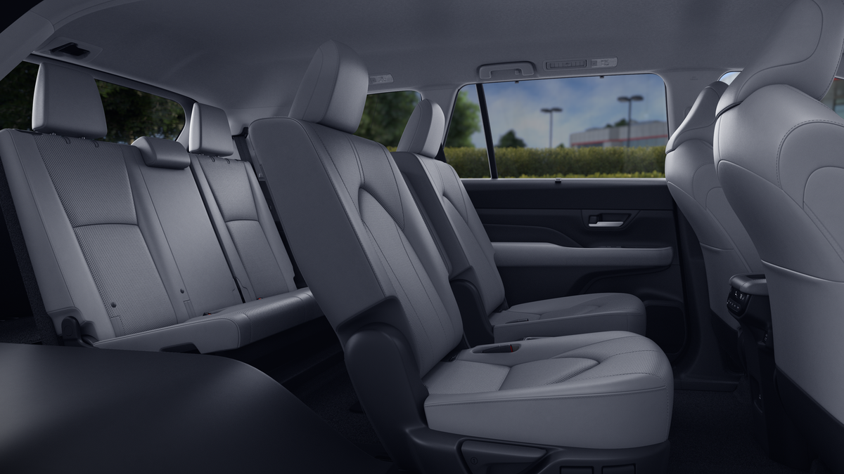 New 2026 Wind Chill Pearl <sup>1</sup> Toyota  Limited image 10