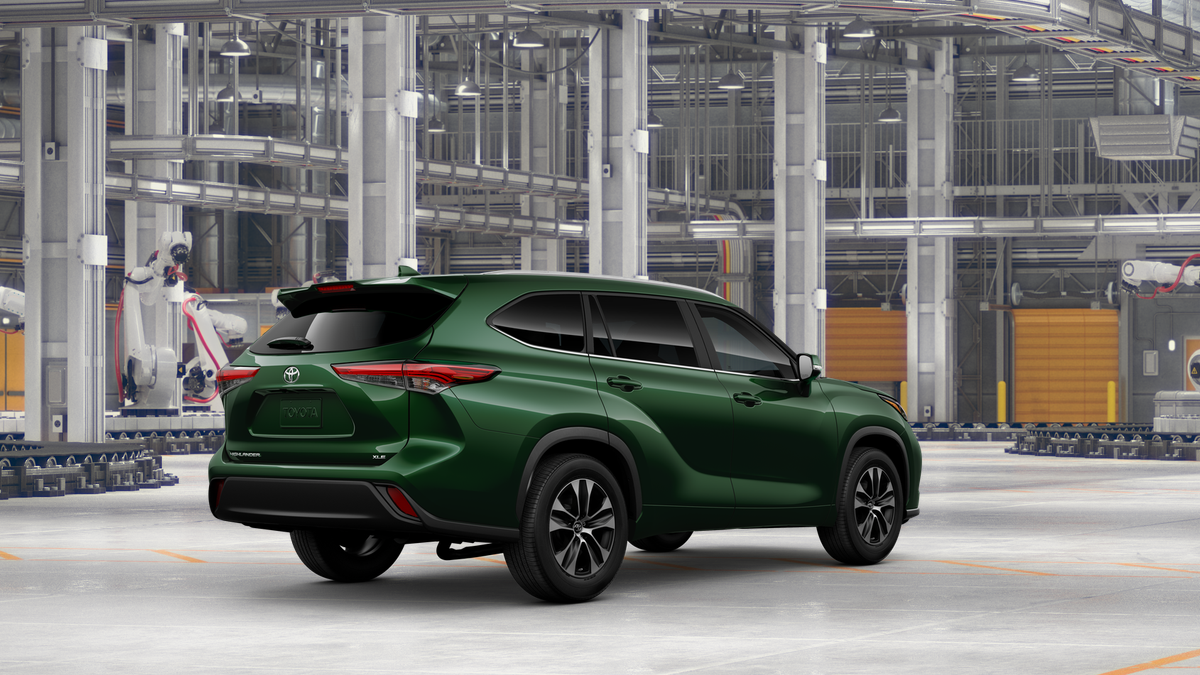 2025 Toyota Highlander XLE photo 12