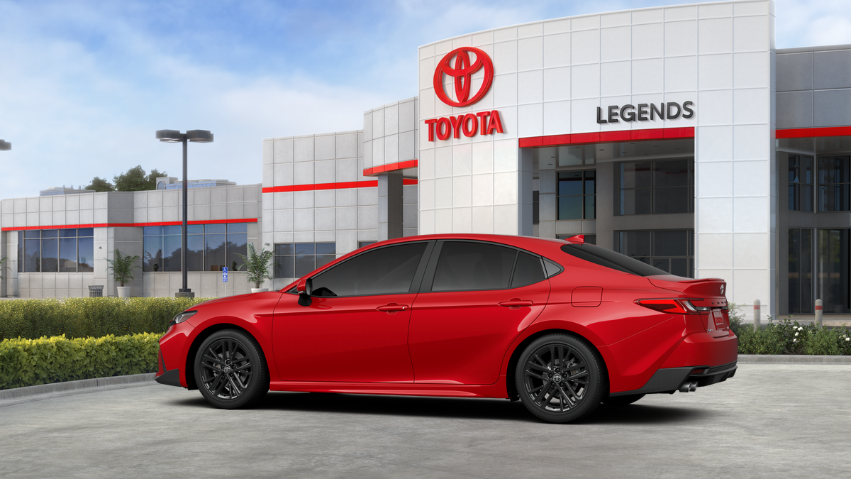 2025 Toyota Camry SE photo 6