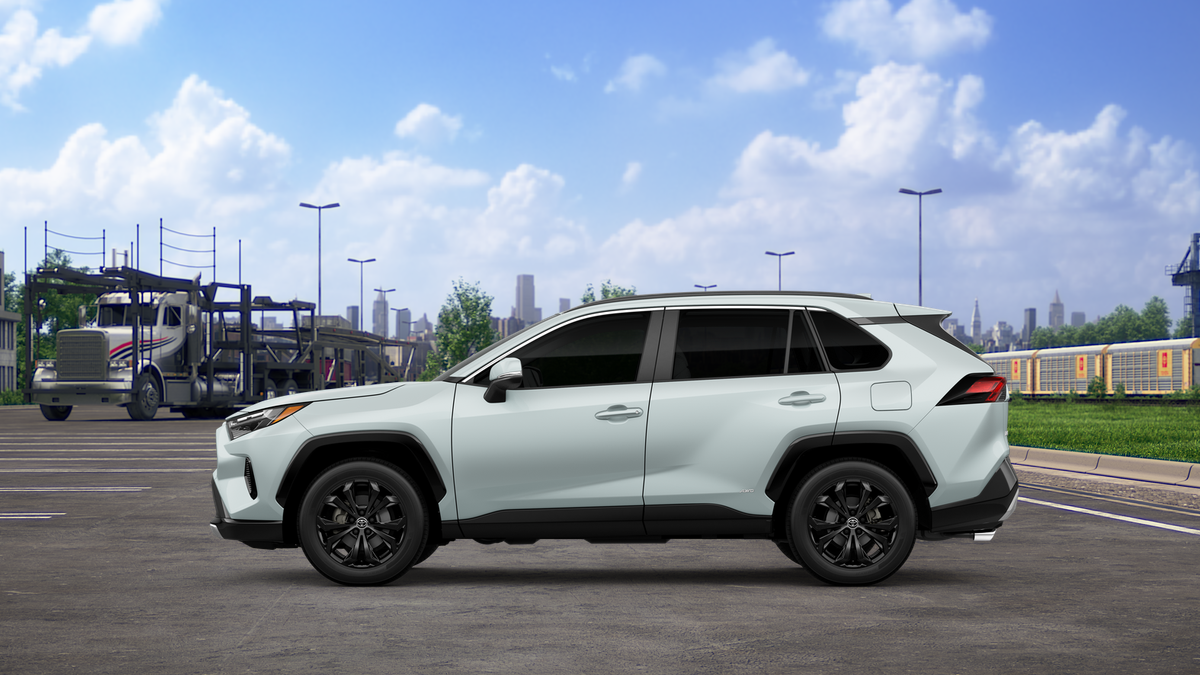 2025 Toyota RAV4 Hybrid SE photo 4