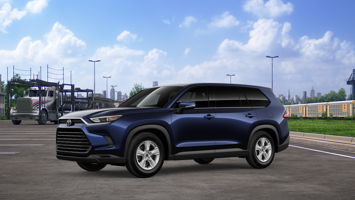2026 Toyota Highlander Hybrid LE photo 2