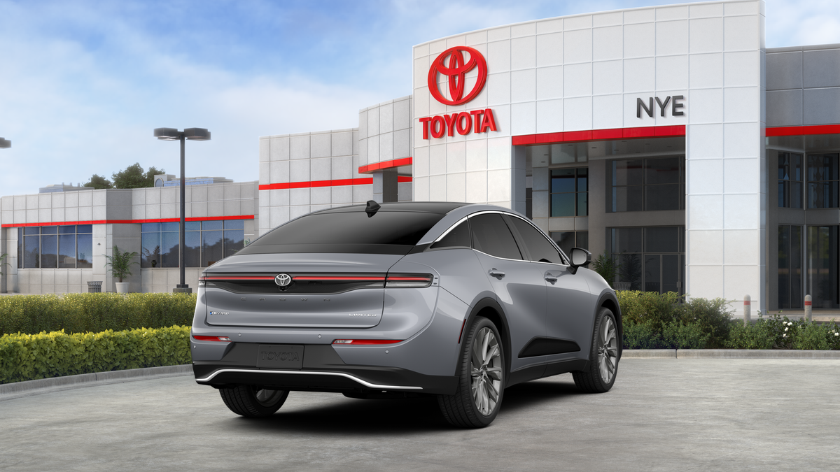 2026 Toyota Crown Limited - Photo 11