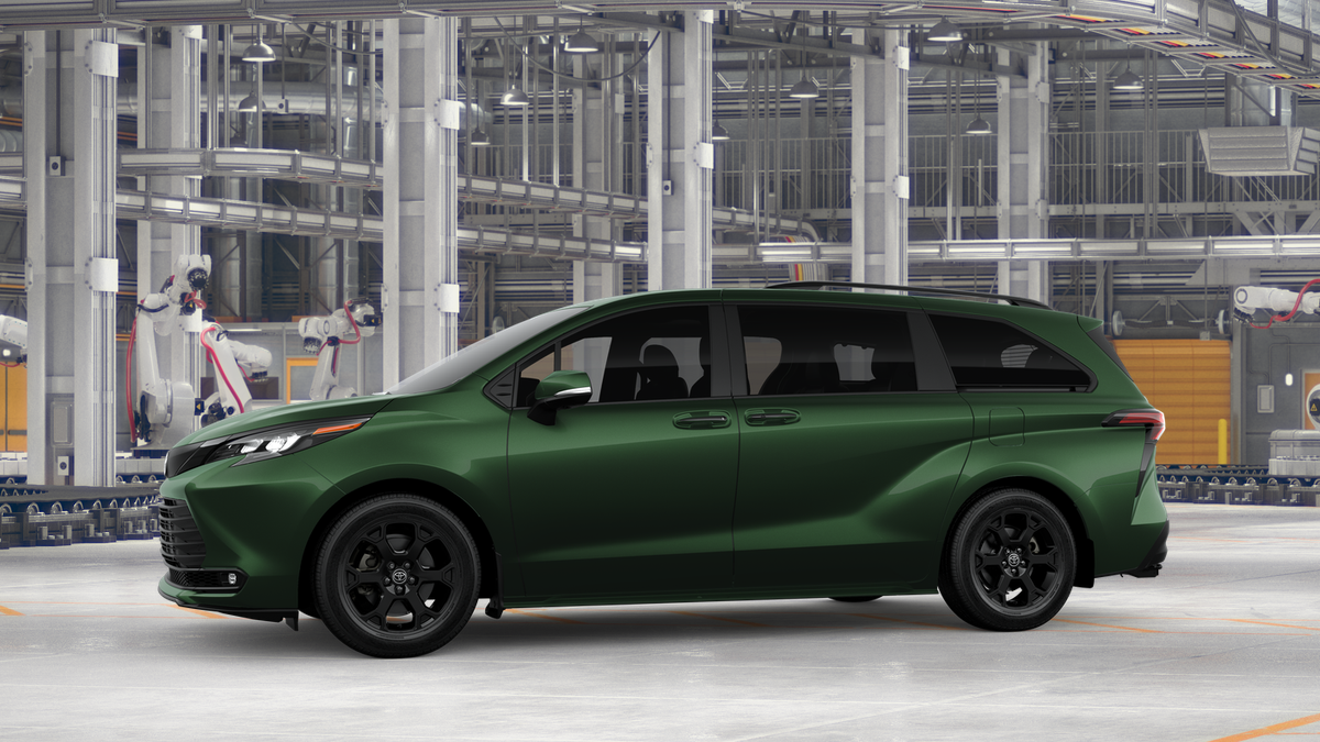2026 Toyota Sienna Woodland Edition photo 3