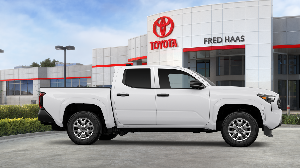 2025 Toyota Tacoma SR Double Cab photo 14