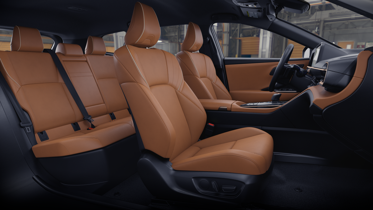 2025 Toyota Crown Signia XLE photo 20