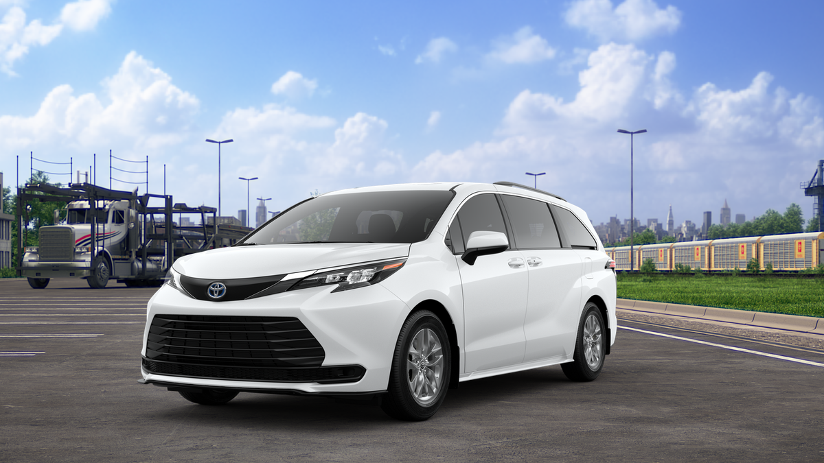 2025 Toyota Sienna LE