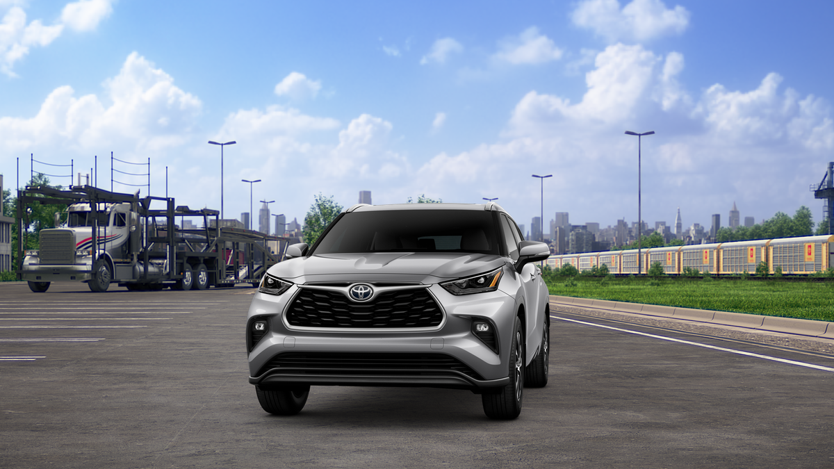 2025 Toyota Highlander XLE photo 3